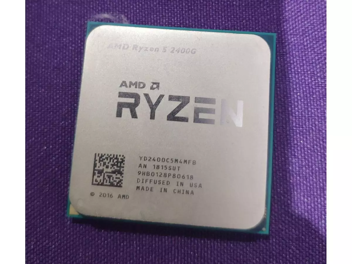 Micro AMD RYZEN 5 2400G Quad-Core 3.6 GHz AM4 - 5
