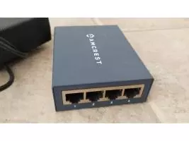 Network Switch Amcrest con 4 puertos PoE - Imagen 3