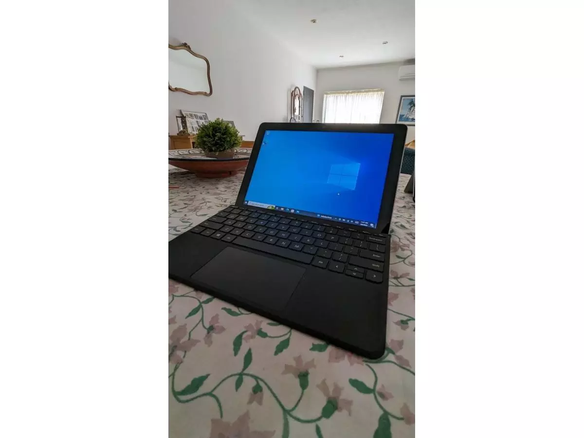 Computadora Tablet Surface 2 en 1 Windows SSD - 7