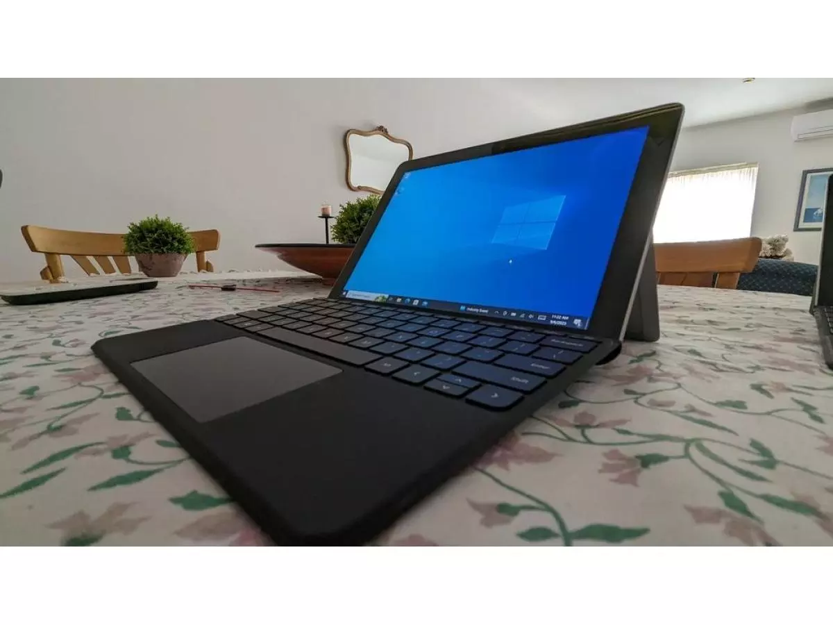 Computadora Tablet Surface 2 en 1 Windows SSD - 9