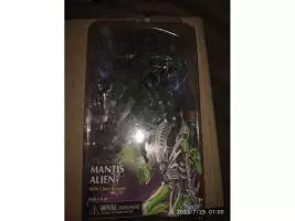 Alien mantis Meca En su caja