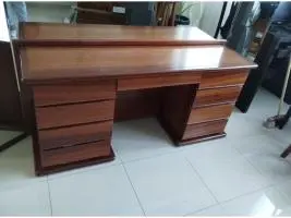 Mueble tipo cómoda de madera con amplio espejo - Imagen 2