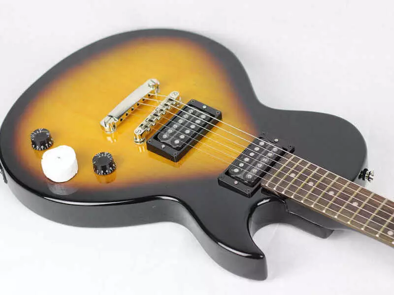 Guitarra Eléctrica Cort CR50 - 2