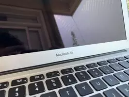 Macbook Air (13 inch, 2017) i5 8gb - Imagen 4