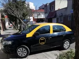 taxi con licencia de CABA  listo para trabajar - Imagen 1