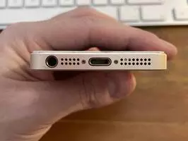 Apple iPhone SE (1 GEN) usado - Imagen 2