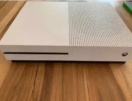 Microsoft Xbox One S - 1 Tera + Juego