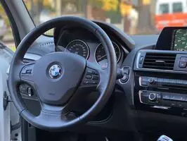 BMW 120i Active 2016 tracción trasera - Imagen 5