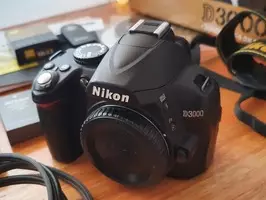 Cámara Nikon D3000 + Accesorios - Imagen 2