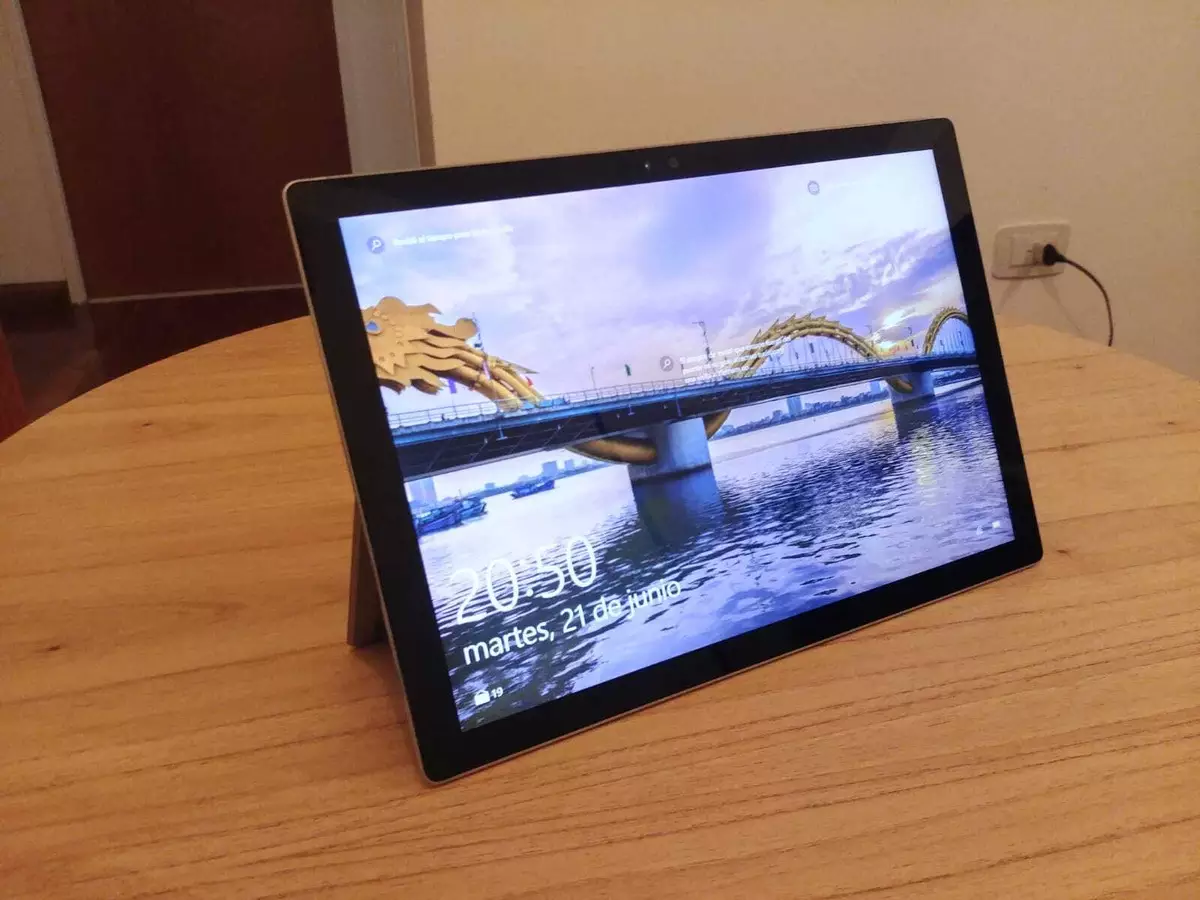 Tablet Microsoft Surface Pro 4 12.3  128gb 4gb Ram - 10