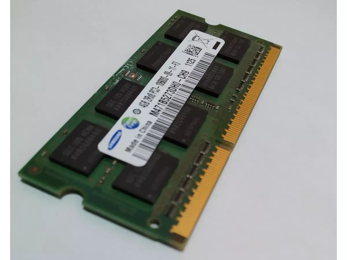 Memoria RAM 4GB DDR3 1333 Samsung para Notebook - 3