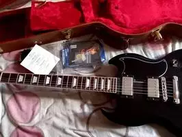 Guitarra Gibson SG Standard Ebony 2018 - Imagen 2