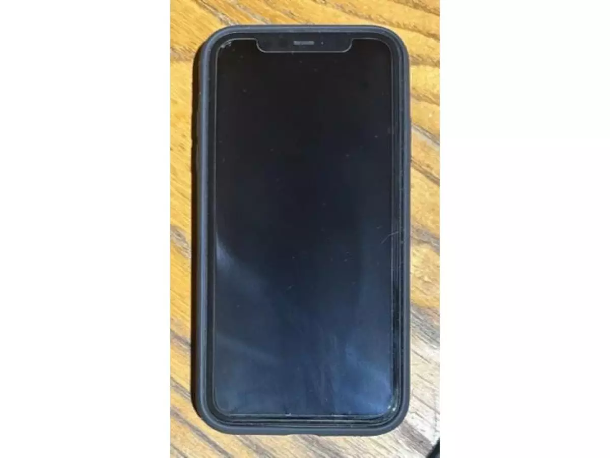iPhone 11 - Space Gray - 256 GB - 4